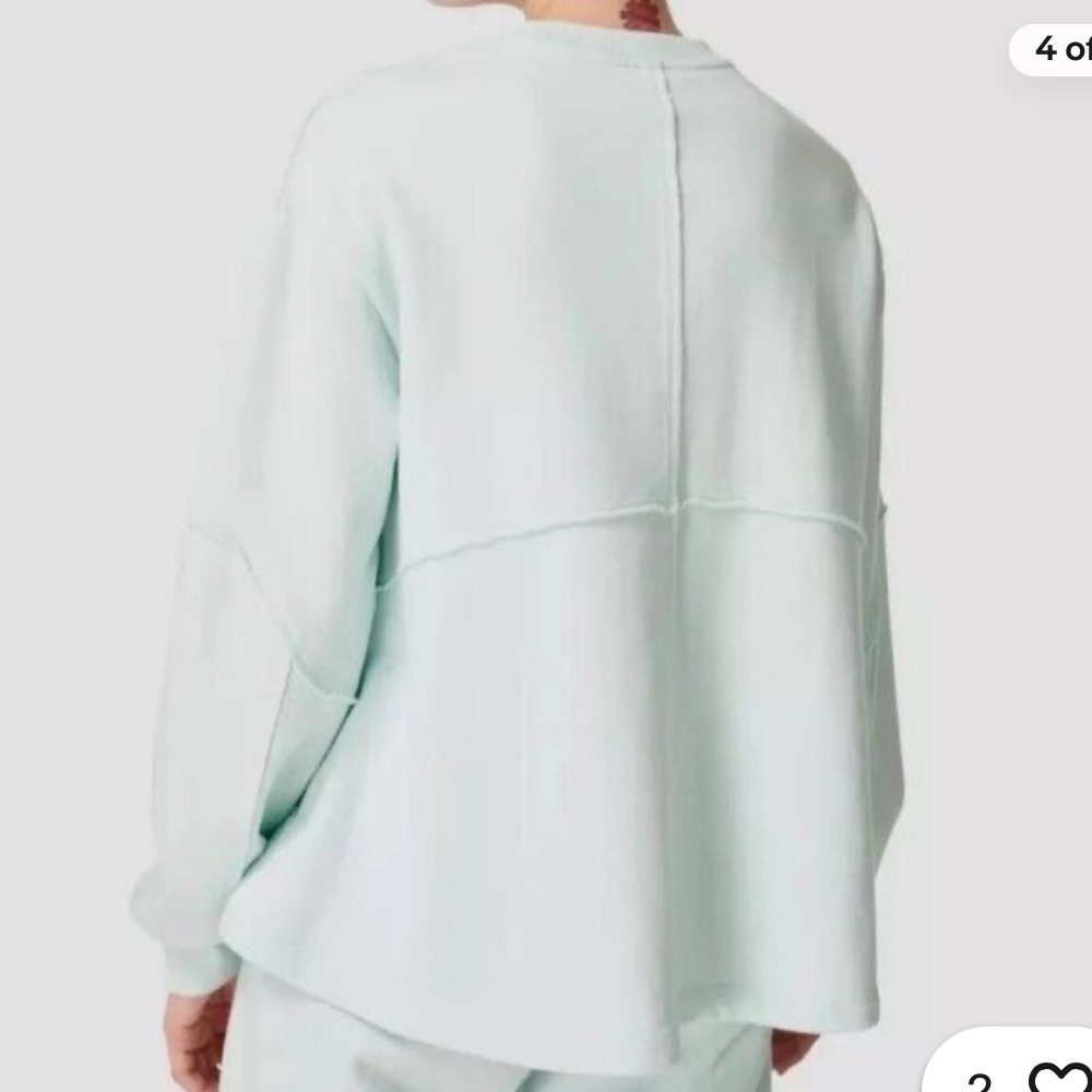 Sweaty Betty revive crewneck in cloud blue